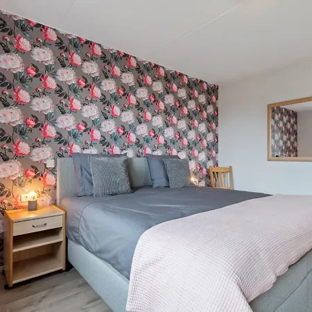 Holiday home Alluring In With Garden